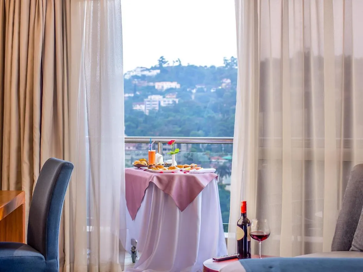 Golden Tulip Canaan Kampala 4*,